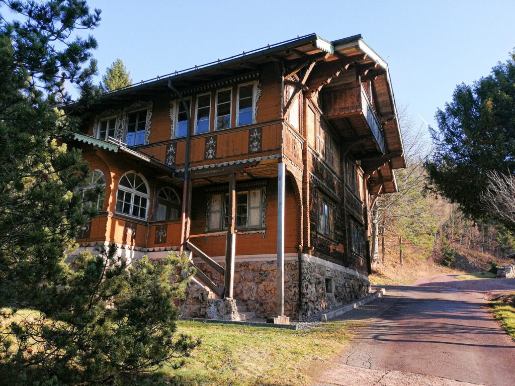 孤独を癒す旅に最適な温泉付き離れはどこ？